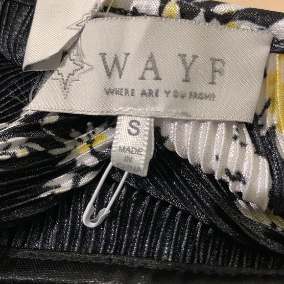 WAYF V-Neck Surplice Ribbed Cami Tank Blouse Bodysuit in Black Daisy Floral - Picture 11 of 12